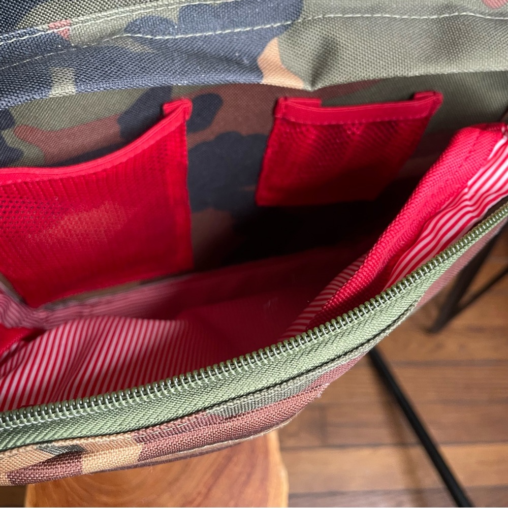 Herschel Camo backpack - Picture 15 of 16